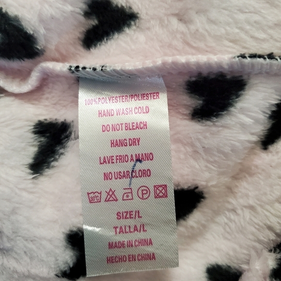 Hearts Pajamas Set NEW Small & Medium Available - Picture 7 of 7